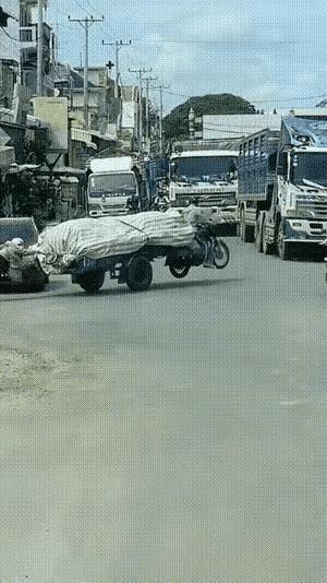 超载的摩托车，它也有自己的“性格”……