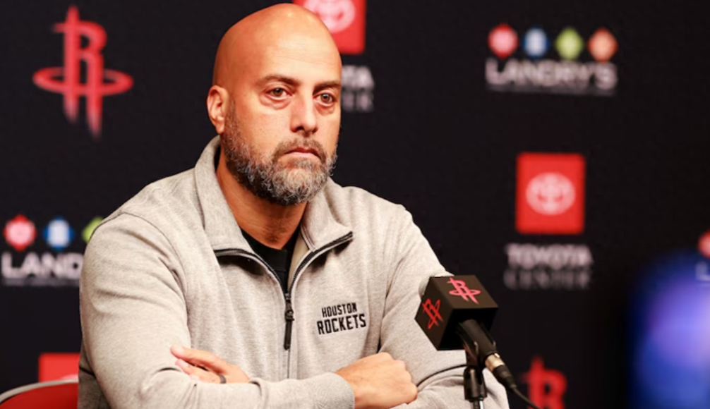 据火箭队记者Kelly Iko报道，火箭队在交易截止日前已经与联盟大约一半的球队