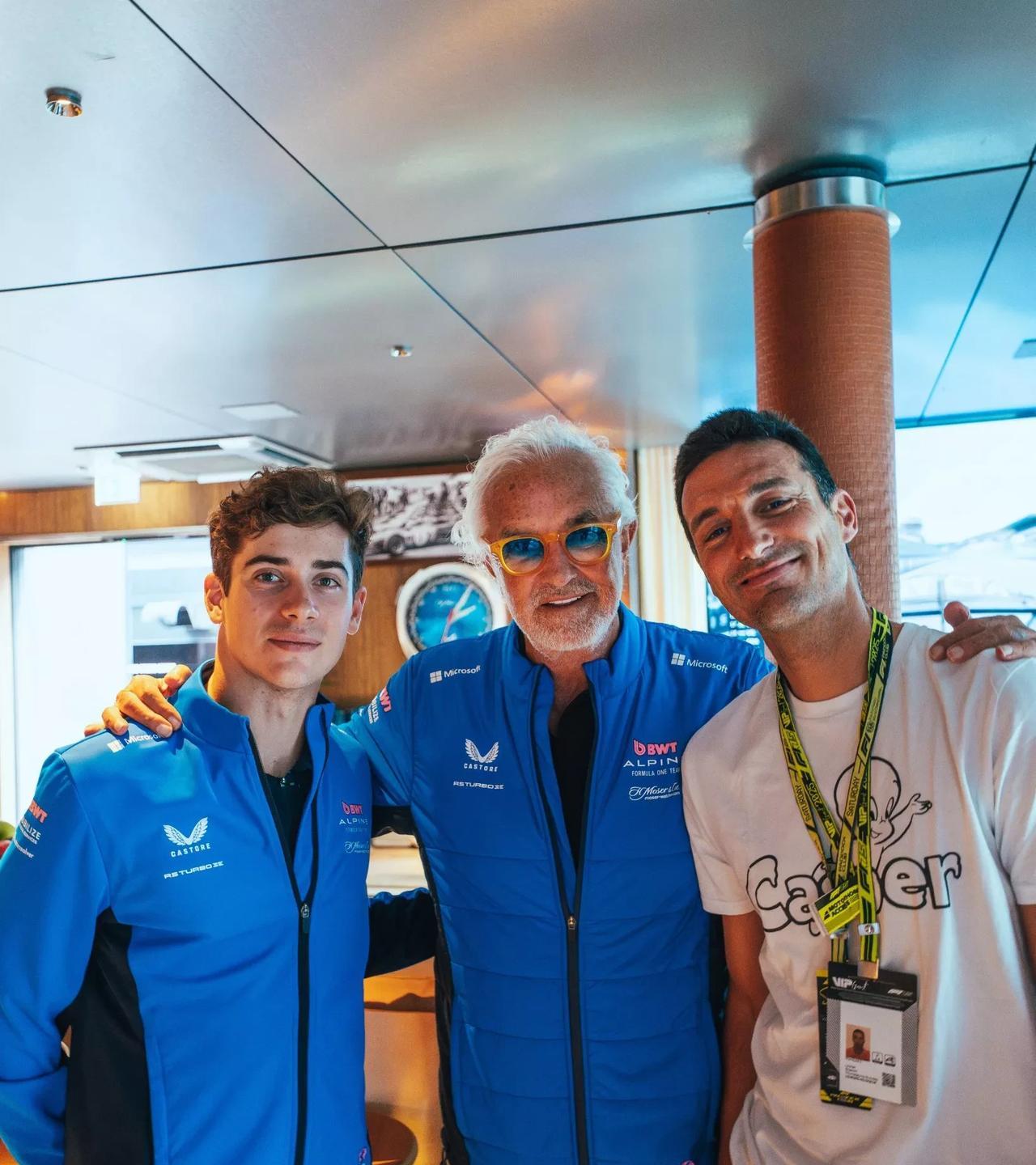 斯卡洛尼探班F1车手科拉平托