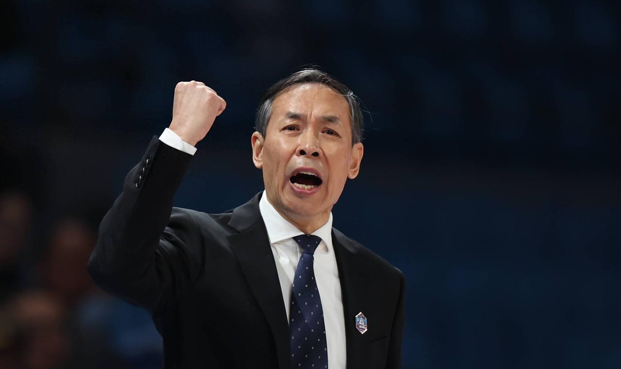 许利民等来答案！
近期，北京男篮后卫赵睿在采访时表示：我来北京男篮是为总冠军而来