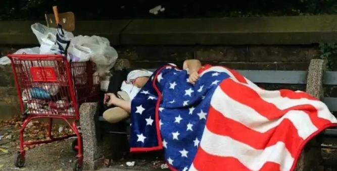 美国终于向全世界展示了它最恐怖的一面！当一个帝国走到穷途末路，它会死命抓住任何救