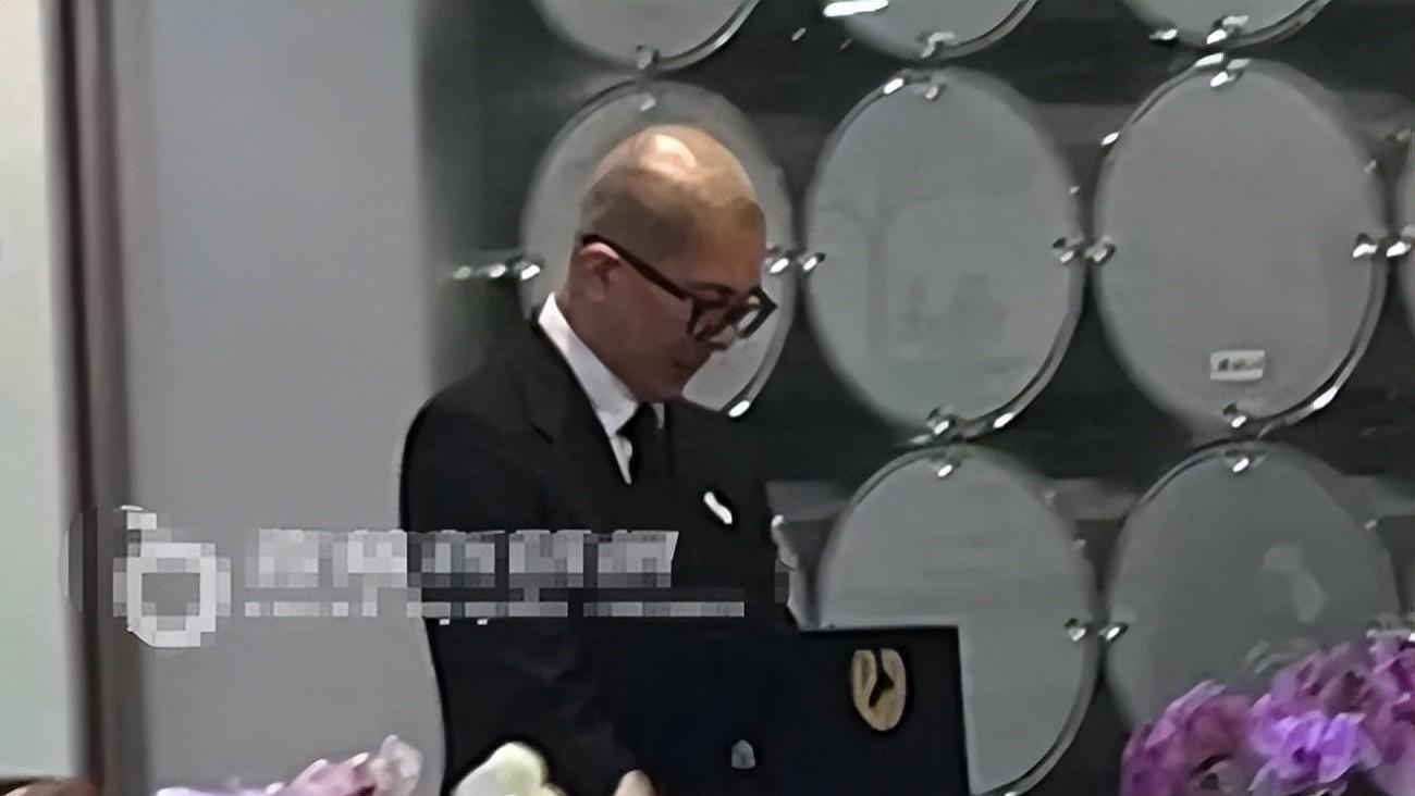 具俊晔台北开户受阻，大S下葬日期延至3月15日，吴宗宪透露S家资产已被冻结。
