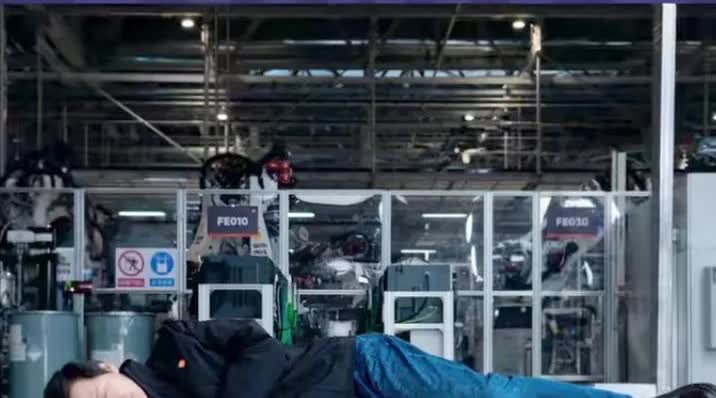 好家伙，雷军一觉睡醒，仿佛天都要变了。就在前些日子，小米SU7坠崖事件让这款车的