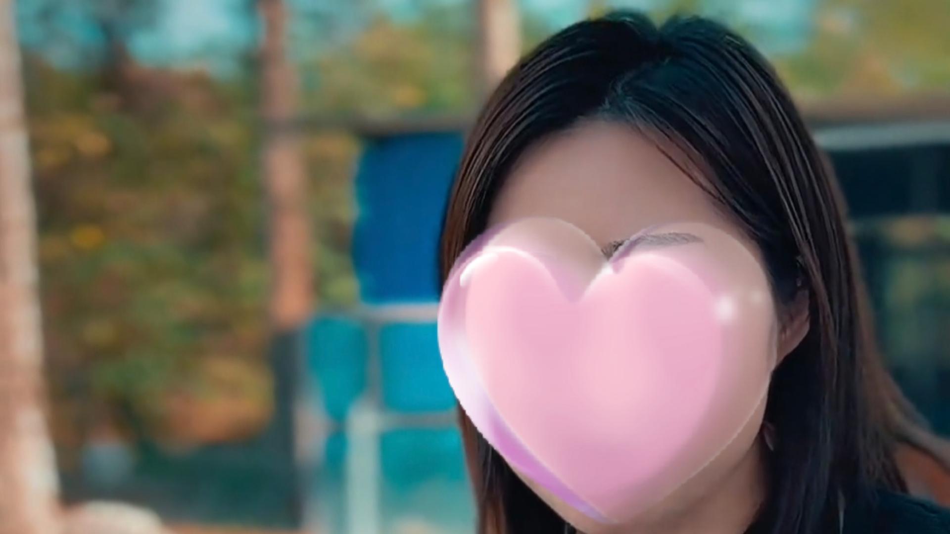 养母把养女当保姆使唤，还关柴房饿肚子，姑姑、姑父霸气接走：这孩子我们养！