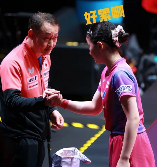 张本宇真睡不着了

1、今晚女单1/4决赛，张本美和又输了，不仅仅是4:0输了比