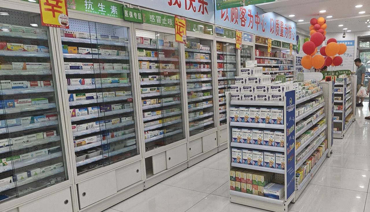 今天早上感觉心跳加速，我会摸脉搏，每分钟150多下，就下楼去了附近一家药店。想去