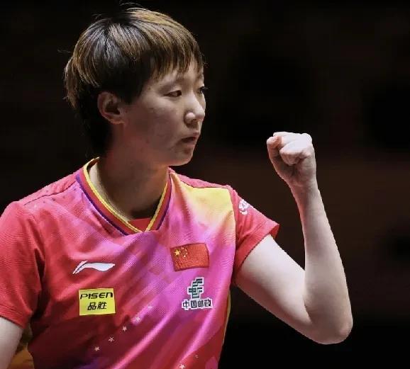 王曼昱4—2斩落第一削球手桥本帆乃香！国乒女单包揽四强！
今天凌晨王曼昱对阵桥本