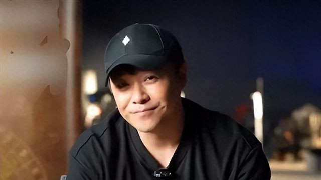 他比陈晓更“狠”，47岁大导演陈思诚，别人离婚伤身，他离婚暴富