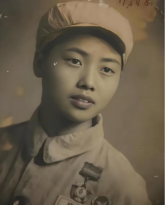 抗美援朝中，16岁的女护士，双眼被美军炮弹炸瞎，当场昏死，醒来后，她听到美军叽里