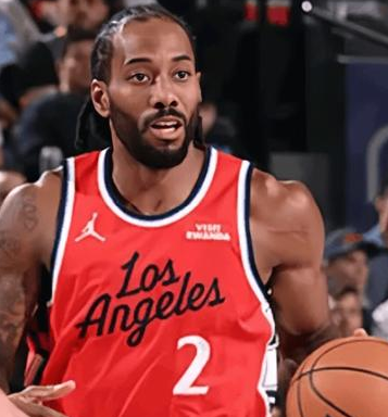 小卡45分，快船战胜爵士取得6连胜。NBA常规赛，快船，快船主场迎战爵士，这场比