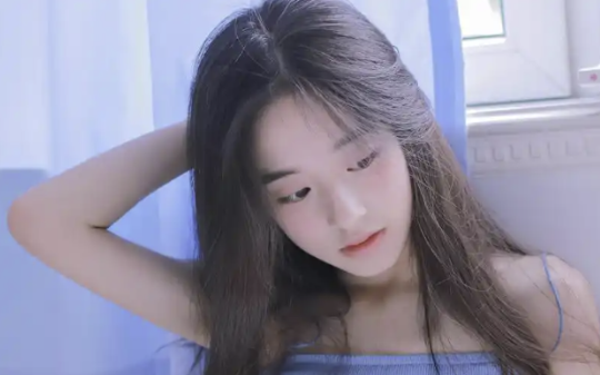 婚礼上，男友拉着年近五十的保洁当众逃婚了...