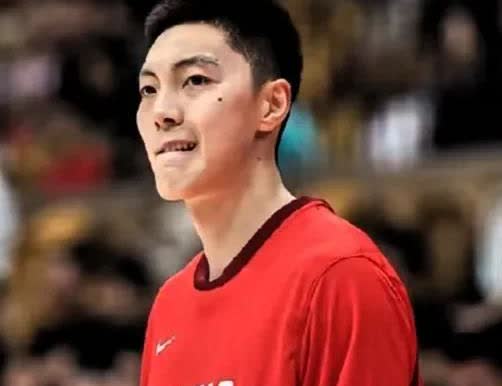这事挺尴尬！中国男篮和委内瑞拉二队打热身赛，先做个铺垫。中国队赢了，对手是二队就