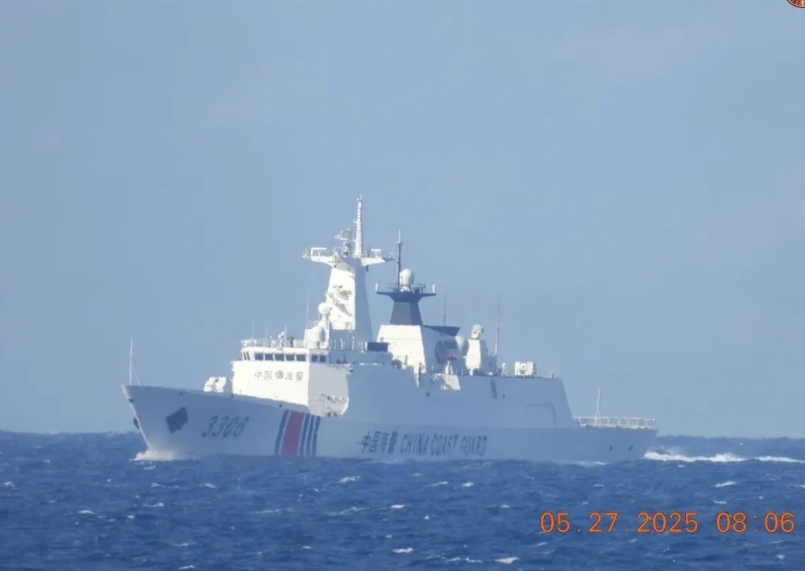 2艘中国海警船现身菲律宾海岸附近，菲“闹事船”被管控，半天只能走4海里

当地时