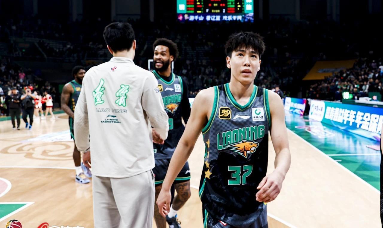 辽宁男篮从上赛季起便开启了没落模式，本赛季青年队比赛中有两名球员被禁赛三年，俱乐