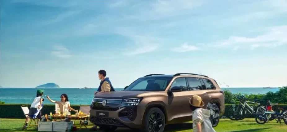 2025年买车!这三条铁律要记住:
1、燃油车不降5万别下手
2、智驾配置必