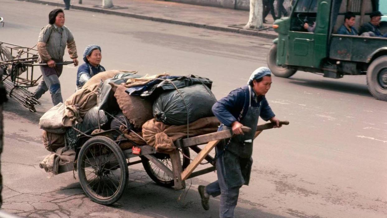 85年高考落榜的我拒绝相亲，大队书记女儿找上门：咱俩在一起绝配