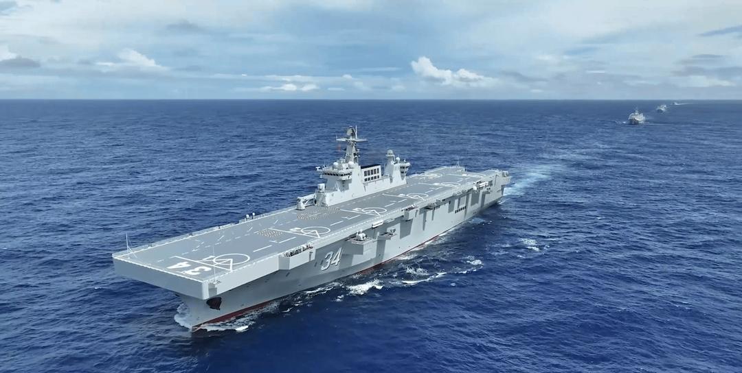 075两栖舰在2025年7月在南中国海进行练习期间