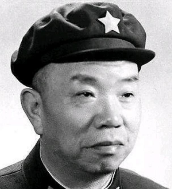 [浮云]1968年，王树声大将正在机关食堂就餐，见一战士连打五份饭，王树声好奇上
