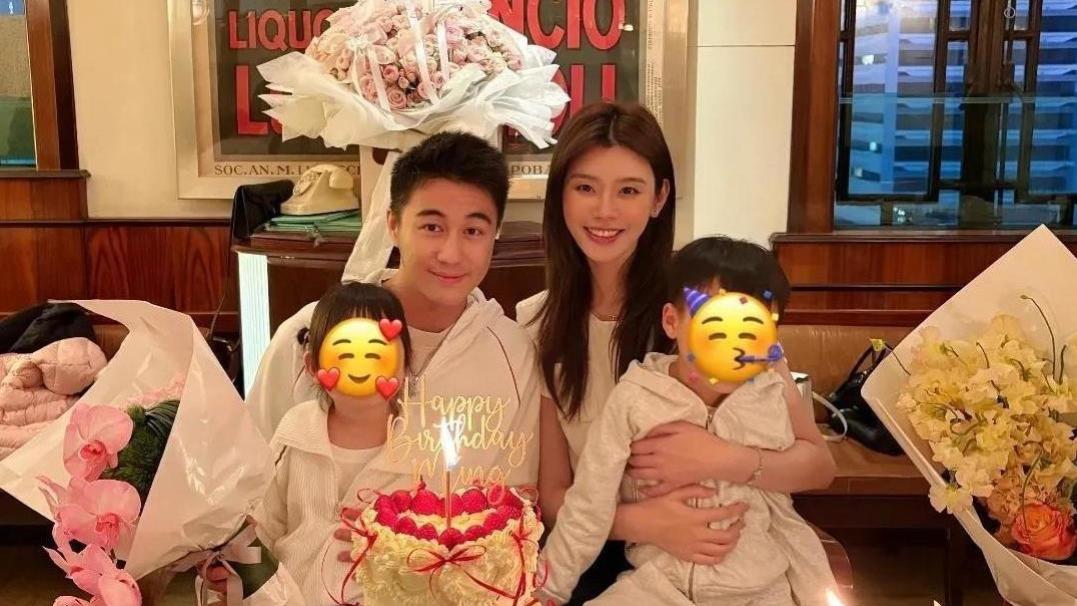 奚梦瑶捧花庆祝生日，36岁二胎妈妈美丽动人，两个孩子白皙可爱