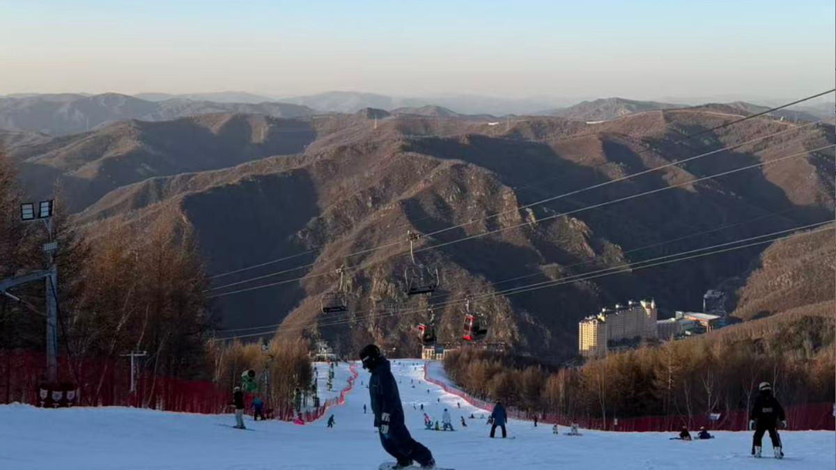 不买只租、专盯折扣？今年冬天，年轻人玩滑雪变聪明了