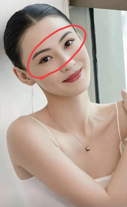 天后王菲这次真的输了，

输的彻彻底底！

她不是输在颜值，也不是输在身材，
