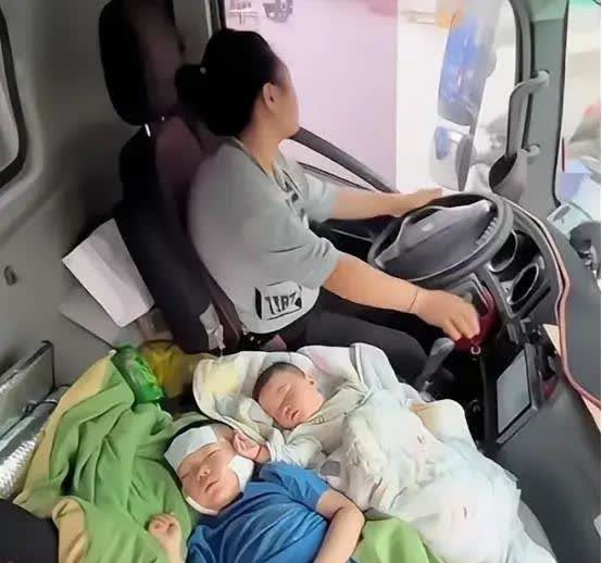 近日，一则关于货车女司机的故事引发热议。这名货车女司机因为家庭原因离婚了，带着两