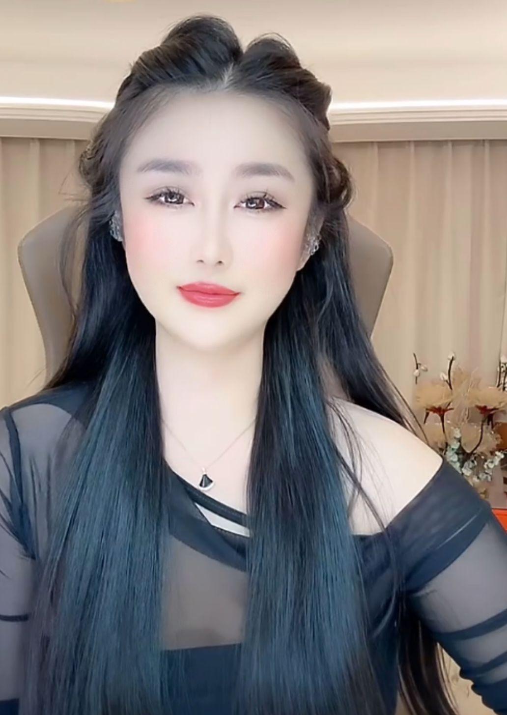 这才是所谓的情人
情人绝非那些搞婚外情之人。
真正的情人，是相伴一生的灵魂伴侣，