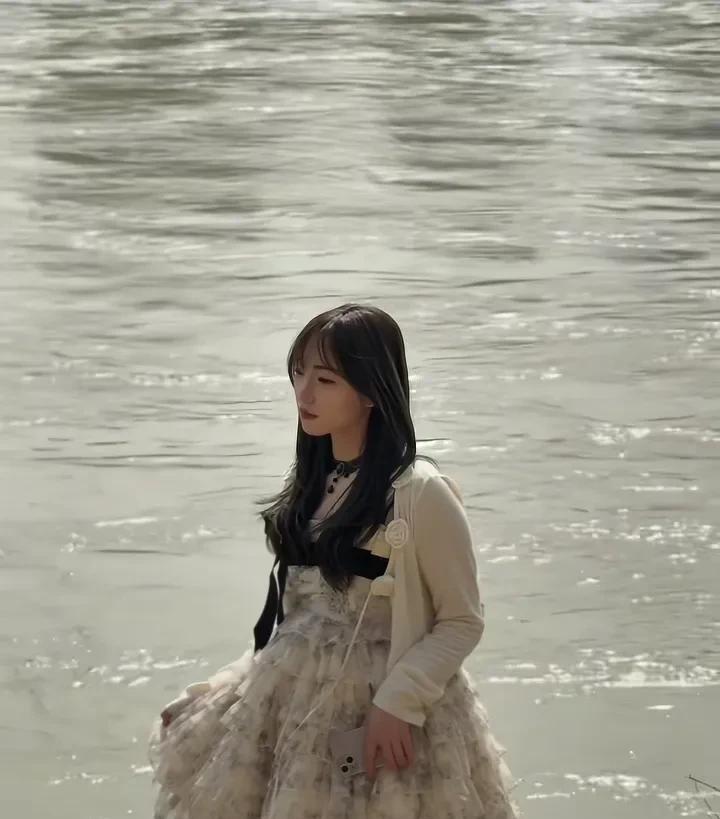 希望白女士不要再“撒谎”了，一个谎言需要一万个谎言去圆谎！
1.白女士说是男友亲
