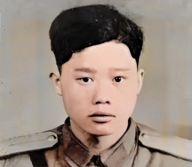 1951年1月28日，志愿军小战士潘天炎因为拉肚子，就去附近的草丛里上了趟厕所。
