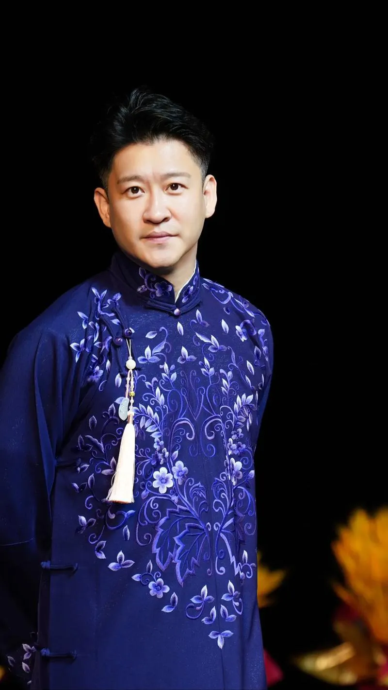 曹元金的成就超过了谁？艺术水准接近郭德纲了吗？


近三年，曹云金可以说在相声这