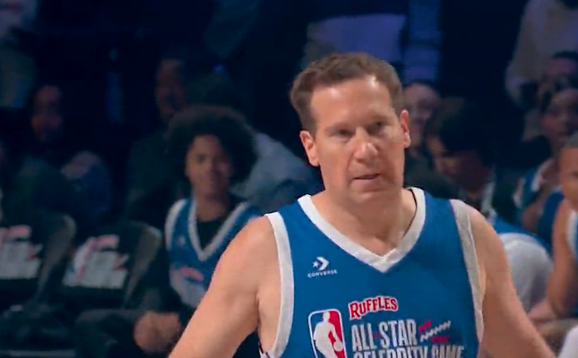 老板第一人——太阳老板伊什比亚打球真猛！
图1面对法尔这中投太强了，NBA怕都没