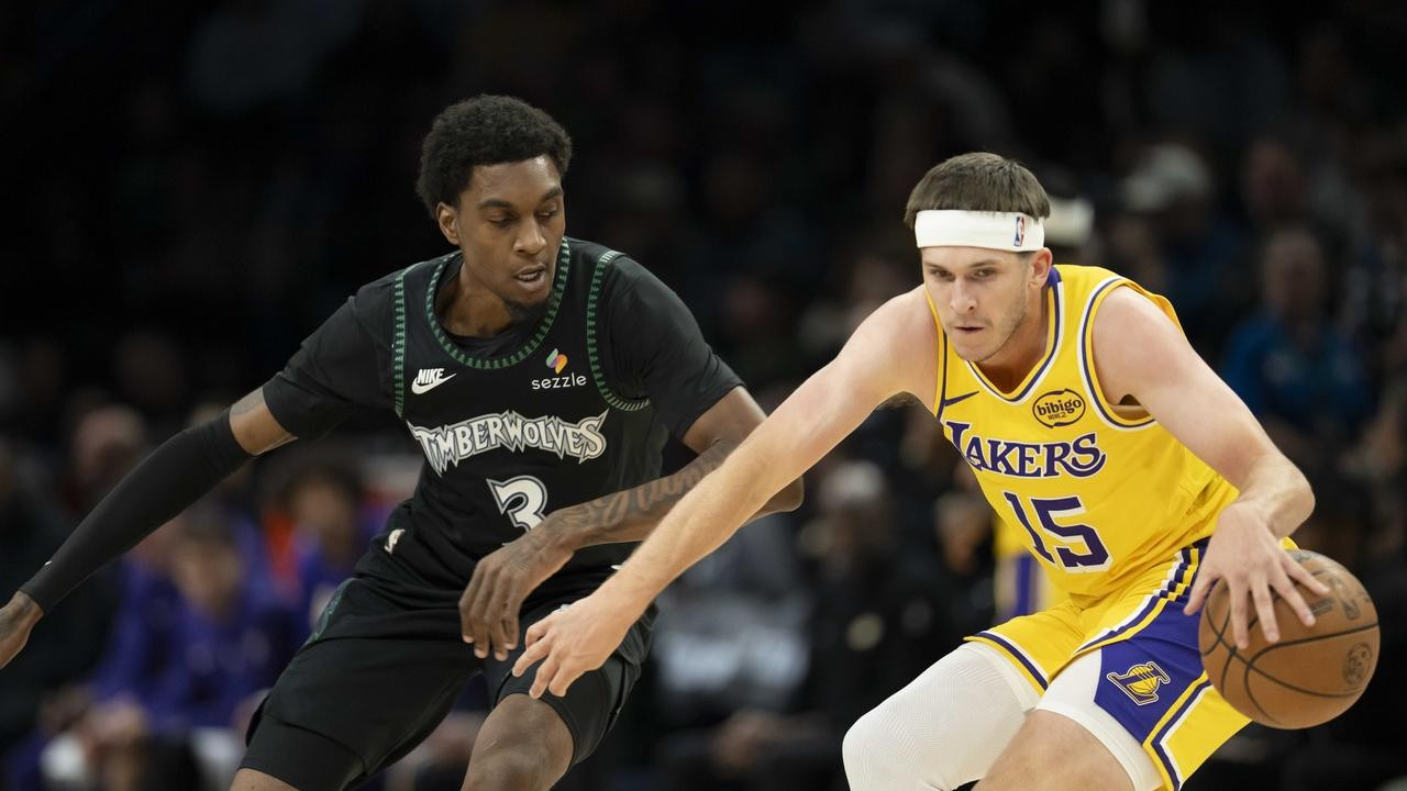 杨毅：先50分后绝杀，还说里夫斯全靠哨吗？