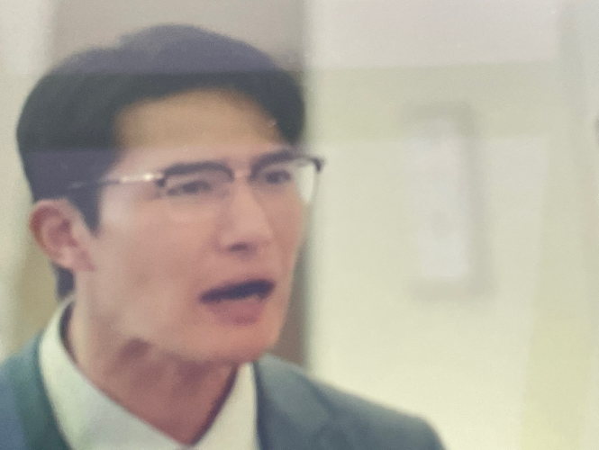 电视剧《绽放的许开心》第二十集：胡小娇除了做“三”以外，其实其他还是蛮好的。
钱