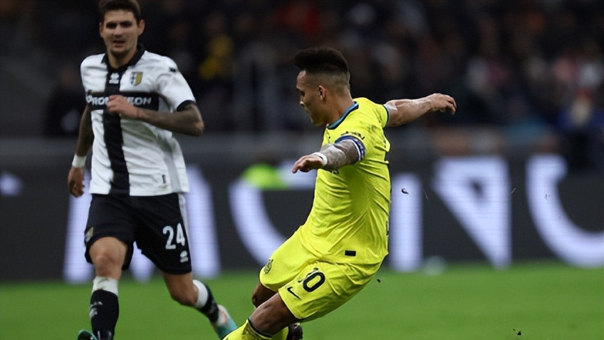 莱切与帕尔马：绿茵场上的激情碰撞