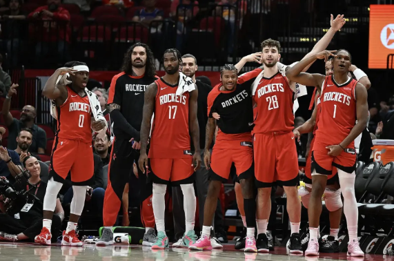 NBA首轮季后赛G3火箭93-104惜败勇士
之前就说过勇士就算没有巴特勒也千万