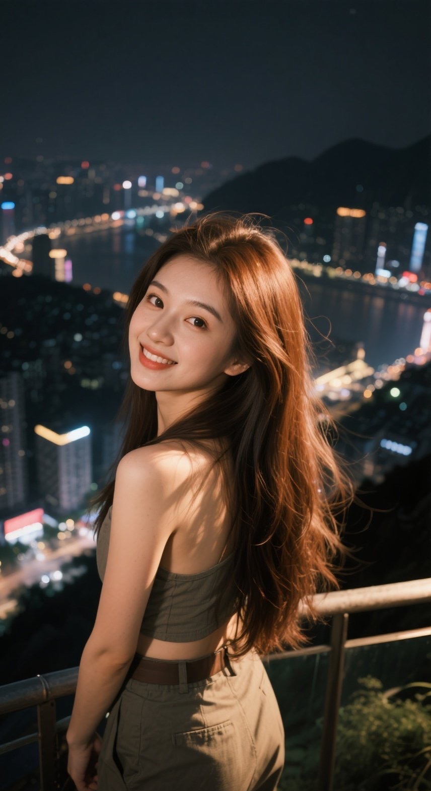 清纯美眉夜拍，微风轻吻脸颊