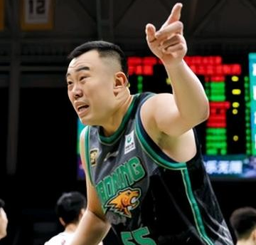 韩德君成为辽宁队史得分王，CBA常规赛辽宁对阵同曦的比赛当中，韩德君也是超越了郭