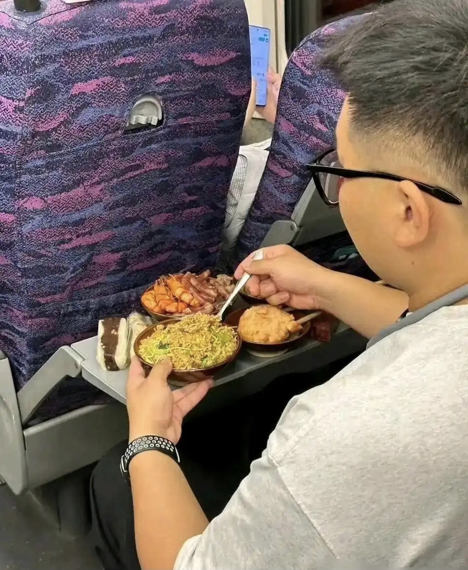 筷子这样放，会被打的吧