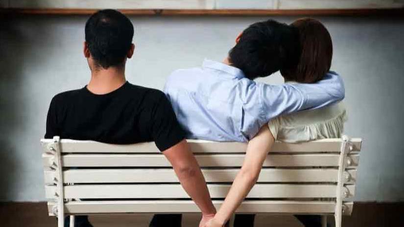 男子用几十页PPT举报公司高管插足他婚姻，妻子逼离婚侵吞家产！视频流出，详情曝光
