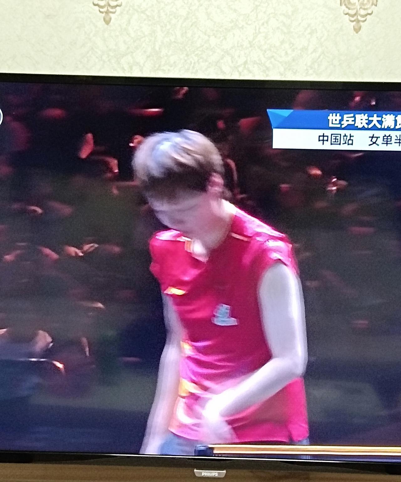 王曼昱4：1战胜申裕斌，与孙颖莎汇合决赛。
刚刚结束的一场半决赛。王曼昱对申裕斌