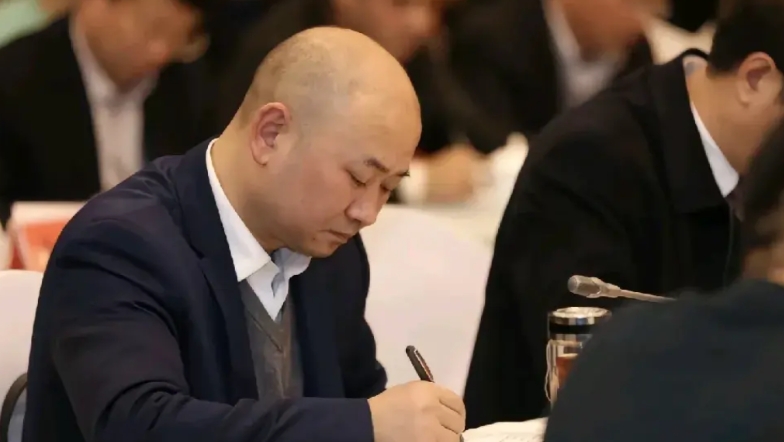 赛力斯的张总之后是江淮的项总，原来给车子定价10万他都得小心翼翼，和华为合作之后