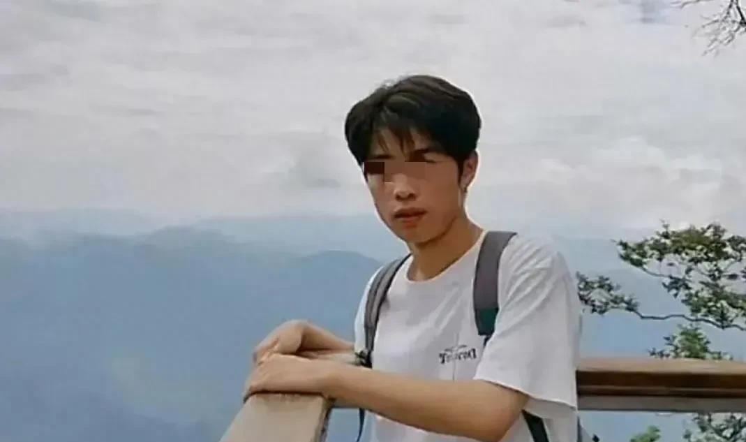 我家有个远房亲戚，5年前，被骗那边去了，去的头三天打电话回家说，住的是五星酒店，