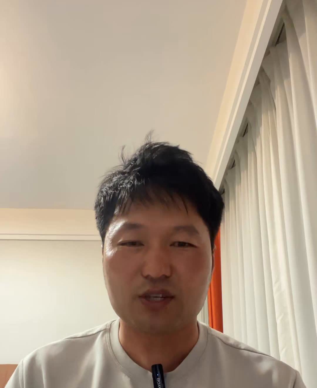 市场第一份小米YU7，3分钟大定20万台，科技不高不耽误卖。
3分钟大定突破2