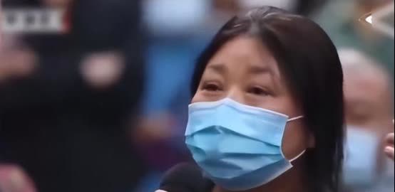 “这报应来的真快！”北京海淀，楼上的住户老是往下水道扔东西，住在一楼的女子厕所被