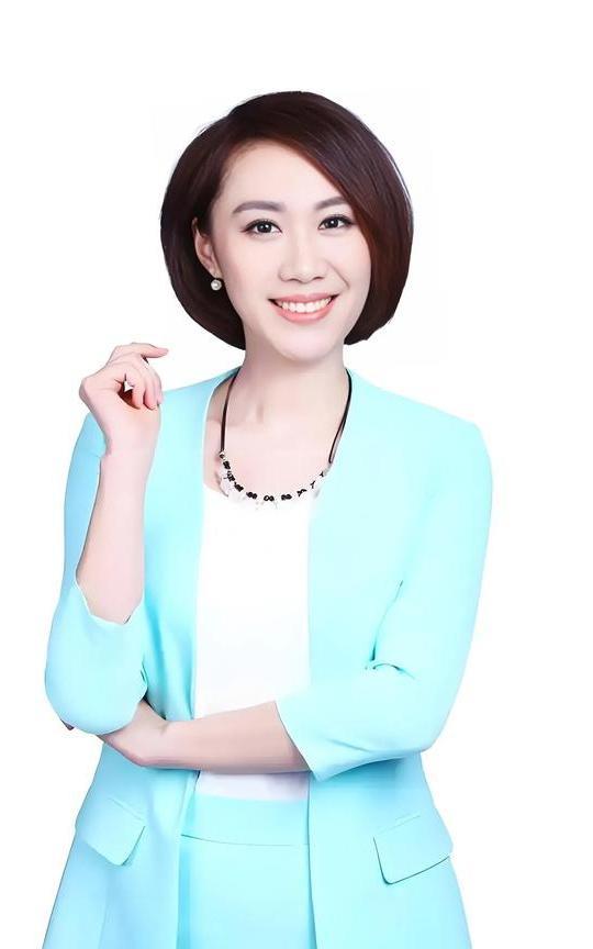 李曈曈，11月3日出生于山东威海，毕业于浙江传媒学院，后在英国考文垂大学获双硕士