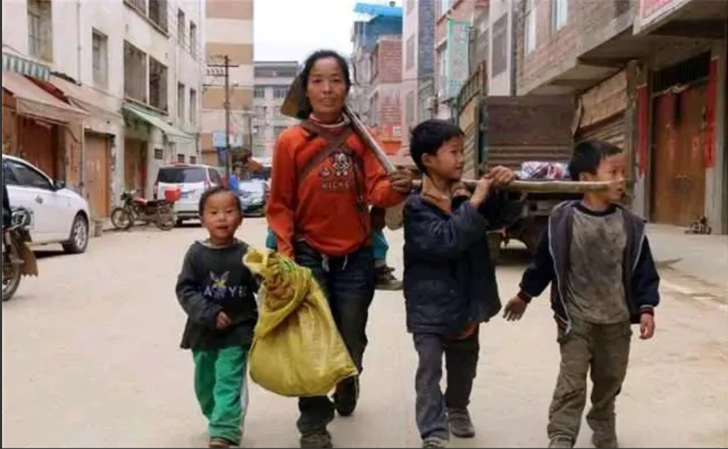 现在的人为什么生育率越来越低？一个很重要的原因，就是孩子的教育成本越来越高。
改