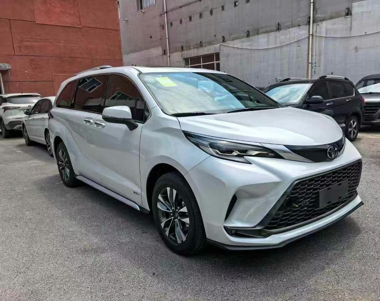 现在格瑞维亚的价格已经和赛那拉开差距，同样是小库存车，格瑞维亚降价达到70000