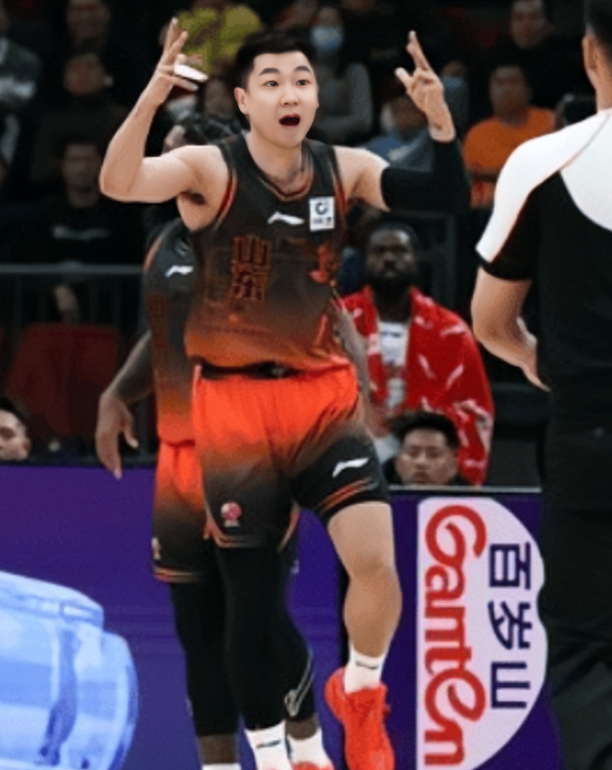 中国男篮首发控卫高诗岩CBA10轮比赛过后场均数据，场均7.2分3.6篮板6助攻