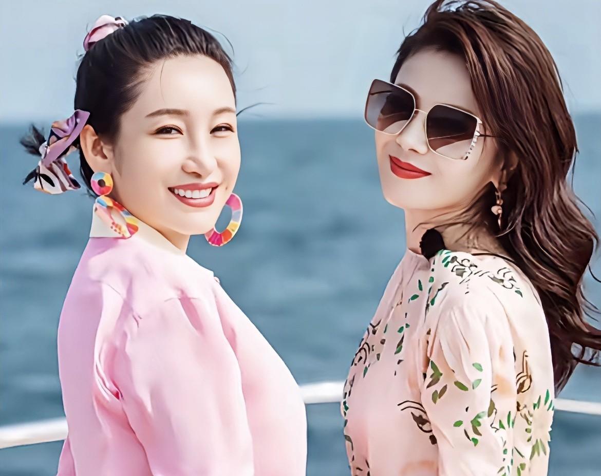刘涛和秦海璐让我领悟到一个道理，真正能够长久的友谊也是讲究势当力敌的。
当初刘涛