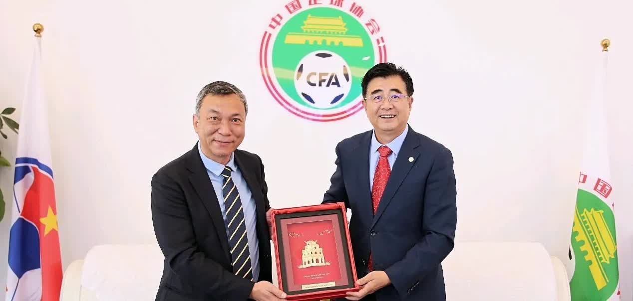 足协主席宋凯终于可以放心了
国足热身赛对手可能确定了，不是日韩，而是…

